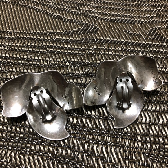 Lily flower sterling silver earrings - Picture 3 of 4